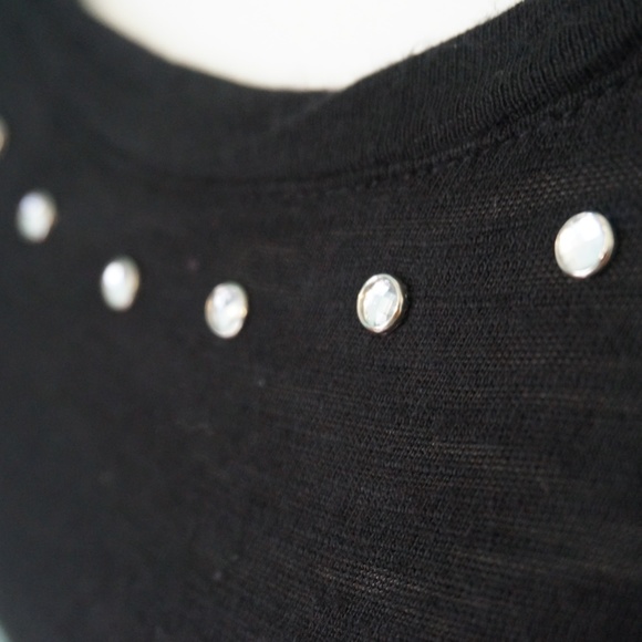 Forever 21 Medium lace back jeweled shirt - Picture 3 of 10